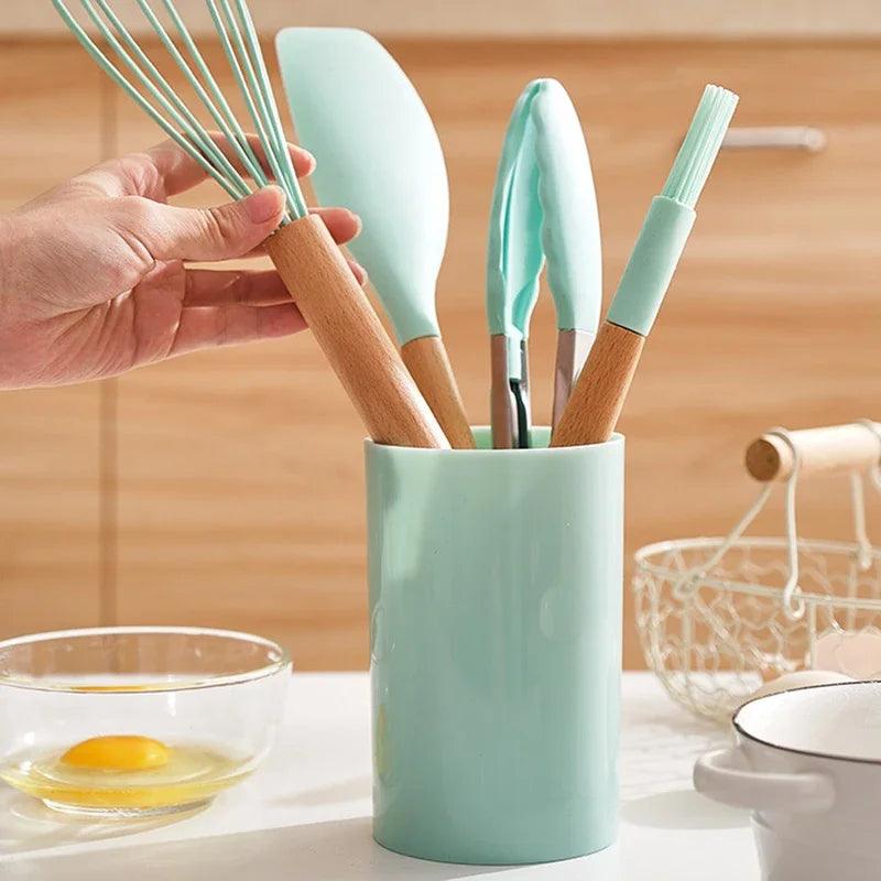 Conjunto de Utensílios de Cozinha de Silicone Antiaderente com Cabos de Madeira